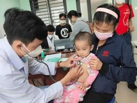 Chương trình 'Trái tim cho em' đến với trẻ em nghèo tỉnh Đồng Nai