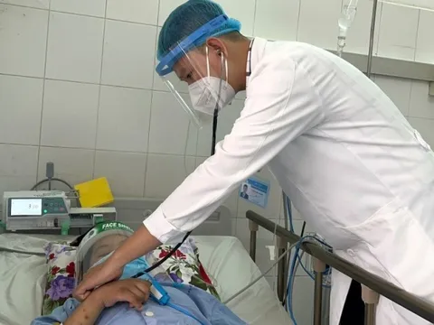 Phẫu thuật cứu bệnh nhi tim bẩm sinh tắc động mạch chi nguy cơ tử vong