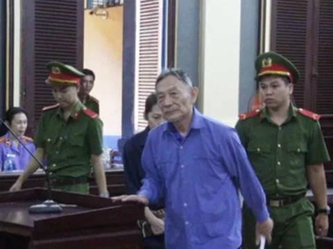 Cựu Tổng GĐ Công ty tài chính Cao su Việt Nam và đồng phạm hầu tòa