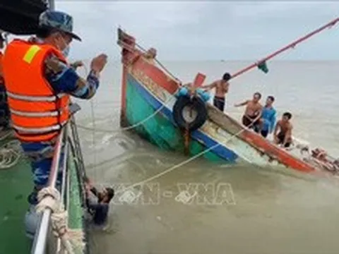 Bắc Bộ trời rét, Trung Bộ mưa to đến rất to, biển động mạnh