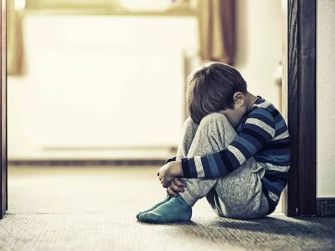 Điều gì khiến trẻ em bị trầm cảm? Giáo sư chỉ ra những nguyên nhân phổ biến nhất