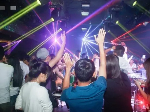 Hà Nội cho mở lại quán karaoke, massage, bar từ ngày 8/4