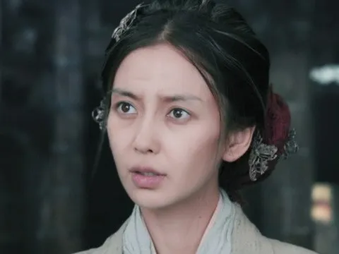 Đóng bà lão mà 5 sao nữ này cứ "mơn mởn" như gái đôi mươi