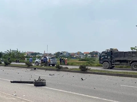 Hiện trường vụ tai nạn khiến vợ chồng nguyên Bí thư Tỉnh ủy Ninh Bình qua đời