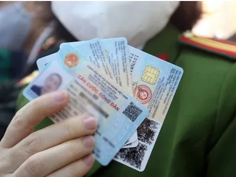 Bị thu hồi sổ hộ khẩu, khi làm căn cước công dân gắn chíp cần những thủ tục gì?