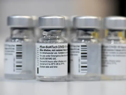 Hiệu quả mũi 4 vaccine COVID-19 có cao không? Dữ liệu nóng từ nghiên cứu khổng lồ