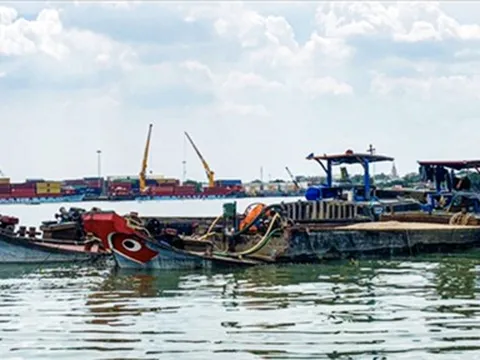 Đồng Nai: Bắt giữ 2 phương tiện vận chuyển cát không rõ nguồn gốc