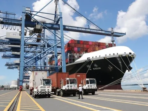 Doanh nghiệp "cầu cứu" Chủ tịch Quốc hội về phí hạ tầng cảng biển