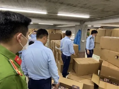 Tạm giữ gần 2 nghìn hộp Cafe Hoàng Gia nghi có thành phần gây ngộ độc