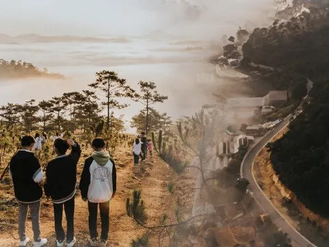 Ảnh: Nhiều bạn trẻ săn mây tại Đà Lạt từ sáng sớm, khung cảnh hùng vĩ, thơ mộng đẹp hút mắt