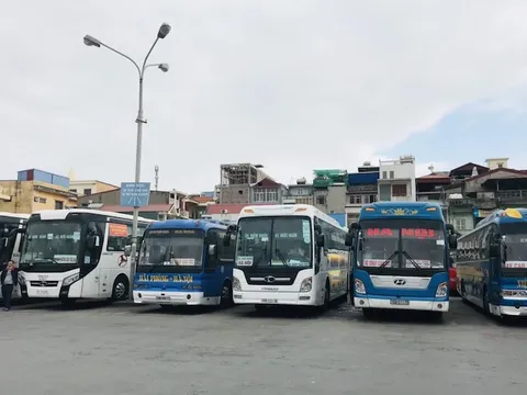 Doanh nghiệp vận tải “méo mặt” vì giá xăng dầu