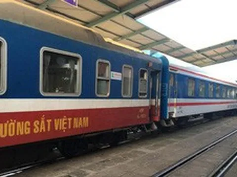 Khách tăng mạnh, đường sắt chạy lại nhiều tuyến tàu phía Bắc