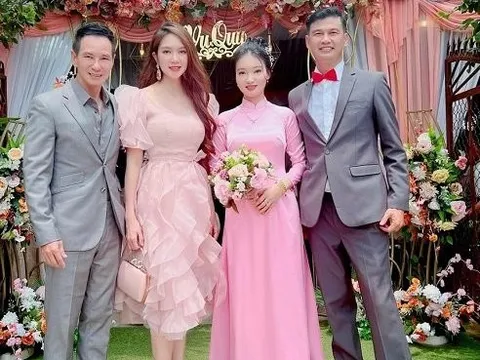 Tiết Cương lấy vợ ở tuổi U50, nhan sắc cô dâu gây bất ngờ