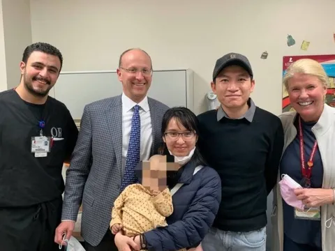 Bác sĩ Huế cùng chuyên gia y tế 4 nước hợp sức cứu bé gái bị u ác tính