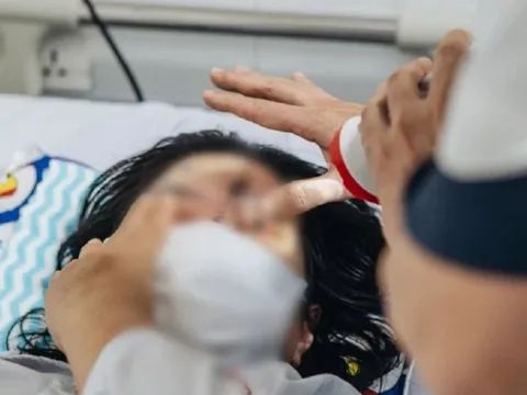 Người phụ nữ co giật liên tục sau 10 phút tiêm filler tại spa người quen