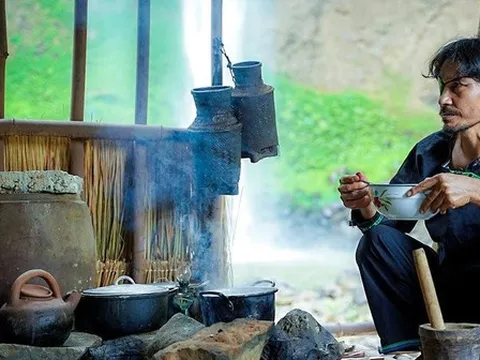 Đời thực vất vả của thầy Páo trong 'Bão ngầm'