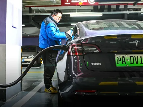 Cách Tesla đã chinh phục thành phố Thượng Hải chỉ bằng một…chiếc biển số xe