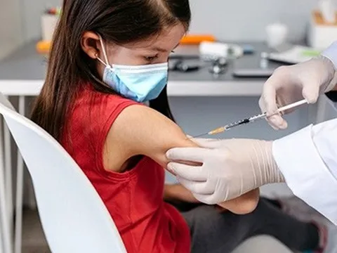 Sắp tiêm vắc xin COVID cho trẻ 5-11 tuổi: BS lưu ý 5 mốc thời gian quan trọng cần theo dõi