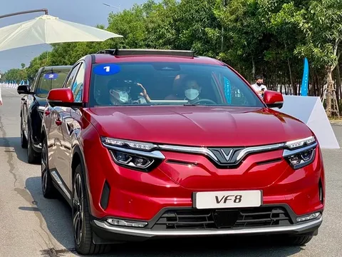 VinFast bắt tay ông lớn có mạng sạc lớn nhất Mỹ, số lượng trạm "khủng" cỡ nào?