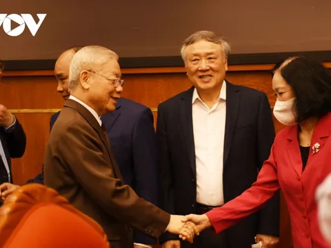 Tổng Bí thư Nguyễn Phú Trọng chủ trì Hội nghị quán triệt Nghị quyết 11 của Bộ Chính trị