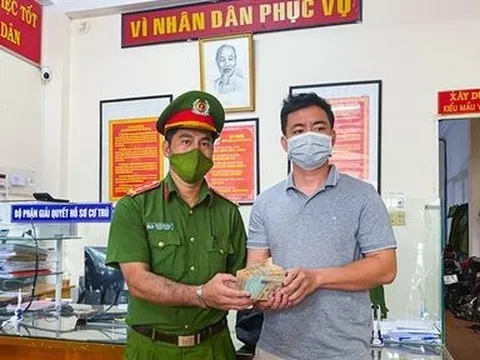 Lâm Đồng: Cán bộ Công an phường trả 300 triệu đồng cho người đánh rơi