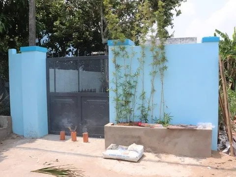 Cặp vợ chồng tử vong tại nhà riêng, hai con gái nhập viện cấp cứu