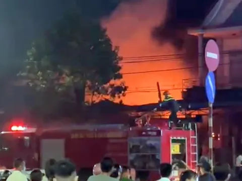 Đồng Nai: tiệm sửa xe bị cháy rụi sau tiếng nổ lớn