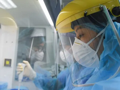 Ngày 15/4, 20.076 ca COVID-19 mới tại 61 tỉnh, thành phố