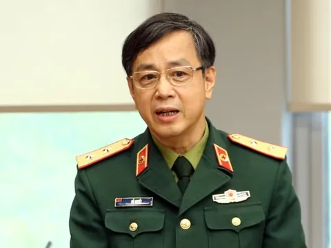 Cách chức tất cả chức vụ trong Đảng của Trung tướng Đỗ Quyết, Thiếu tướng Hoàng Văn Lương