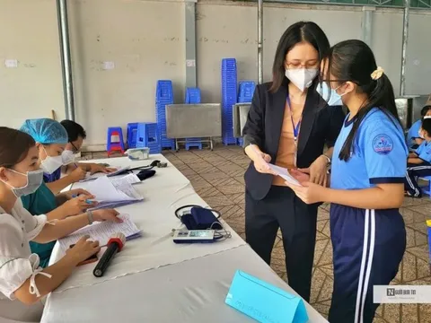 Tp.HCM: Khuyến cáo phụ huynh theo sát trẻ sau khi tiêm vắc-xin phòng Covid-19