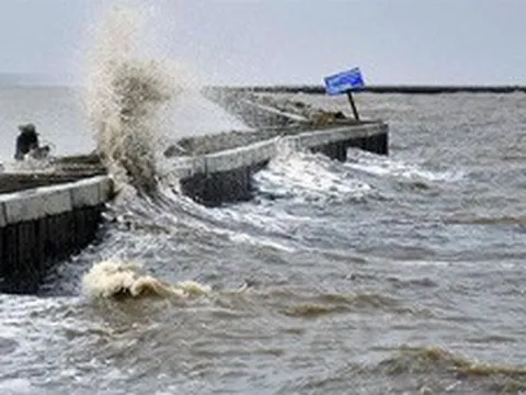 Chủ động ứng phó với mưa dông kèm lốc, sét và gió mạnh trên biển