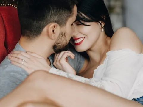 U40 "chuyện ấy" vẫn tuyệt vời như khi 20: 10 bài tập bất cứ cặp đôi nào cũng nên biết