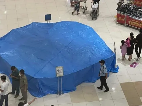 Điều tra vụ nam bảo vệ rơi từ tầng 2 trong siêu thị Aeon Mall