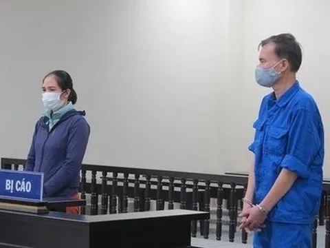 Đôi tình nhân giả mạo công an lừa bán khẩu trang lĩnh 14 năm tù