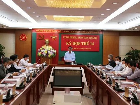 Cảnh cáo Chủ tịch UBND tỉnh Bình Thuận và nguyên Thứ trưởng Bộ Xây dựng