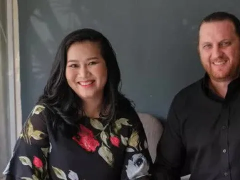 Diễn viên Nhã Uyên và đạo diễn người Mỹ: Từ ấn tượng ban đầu không đẹp đến hôn nhân như mơ