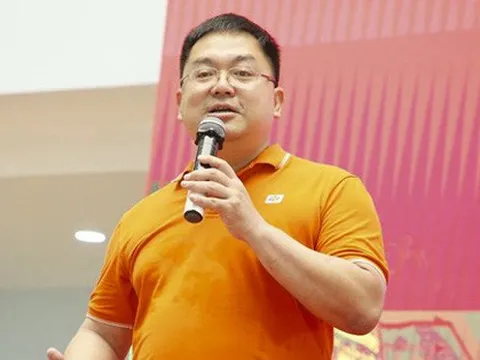 Tranh cãi phát ngôn của Chủ tịch FPT Hoàng Nam Tiến: Cảm thấy xấu hổ khi gặp các bạn trẻ làm 20 giờ/ ngày