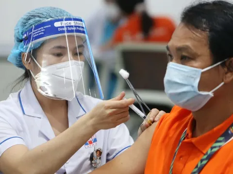 Tăng cường tiêm vaccine phòng COVID-19 mũi 3 cho người từ 18 tuổi trở lên