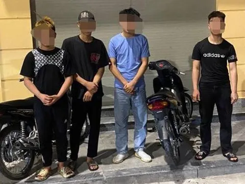 Ngăn chặn đoàn đua xe sau trận giao hữu đội tuyển bóng đá quốc gia