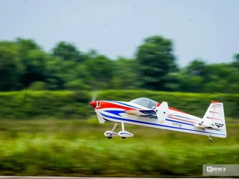 Mãn nhãn hàng trăm “siêu phi cơ” tranh tài