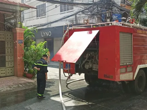 TP.HCM: Cháy lớn trong nhà trọ ở cư xá Bắc Hải, nhiều người mắc kẹt được giải cứu