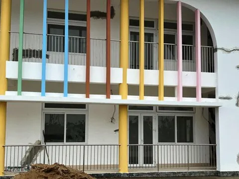 Sau khánh thành, trường mầm non hiện đại bậc nhất TP Huế chằng chịt vết nứt