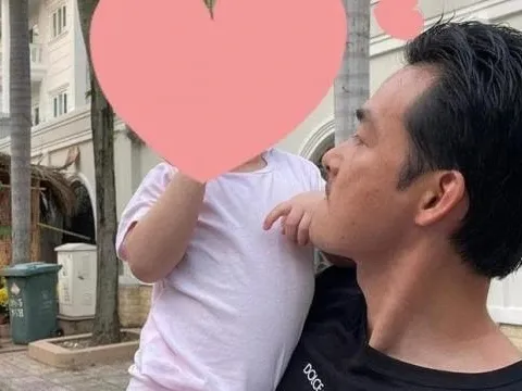 Quách Ngọc Ngoan lần đầu khoe cận mặt con gái, ngoại hình cực kỳ nổi bật