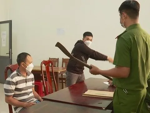 Hai cha con dính vòng lao lý chỉ vì mâu thuẫn va quẹt xe máy