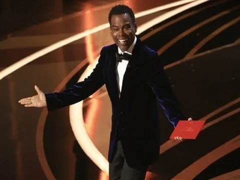 MC Chris Rock lần đầu nói về cú tát của Will Smith tại Oscar