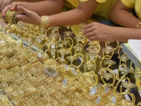 Giá vàng hôm nay 25-4: Giá vàng thế giới, vàng SJC đồng loạt lao dốc