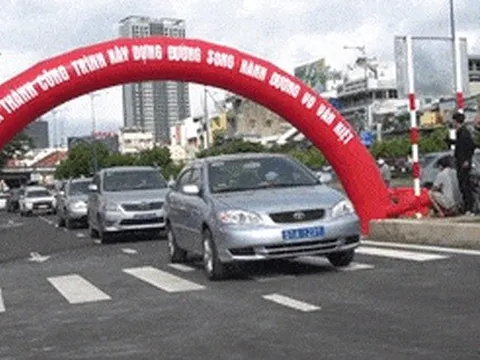 CLIP: Ngày đầu đường song hành Võ Văn Kiệt đưa vào sử dụng ở TP HCM