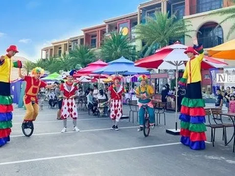 Lượng khách du lịch ồ ạt đến với Bình Thuận trong dịp lễ 30/4-1/5