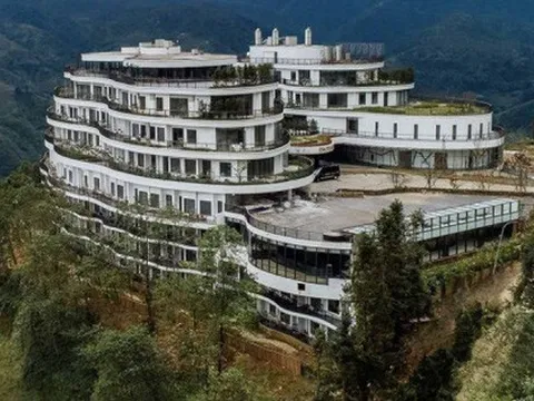 Chia nhau ăn gói bánh quy nhặt được, 5 nhân viên khách sạn nhập viện