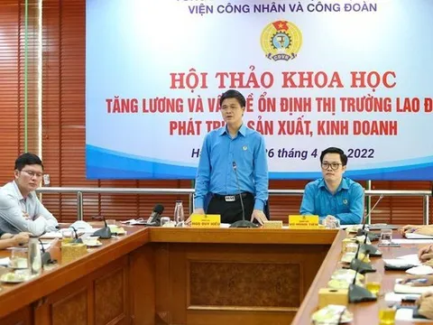 Công nhân rất khó khăn, không thể lùi tăng lương